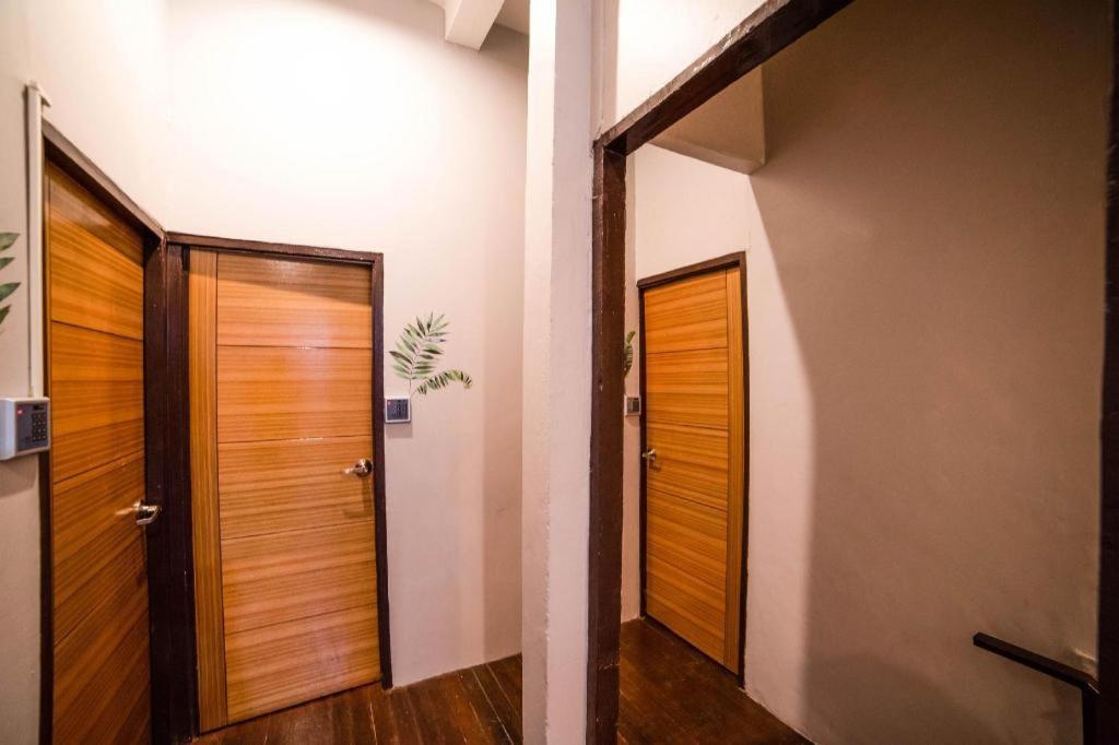 Oyo 480 Lemon Siam Hostel Bangkok Buitenkant foto