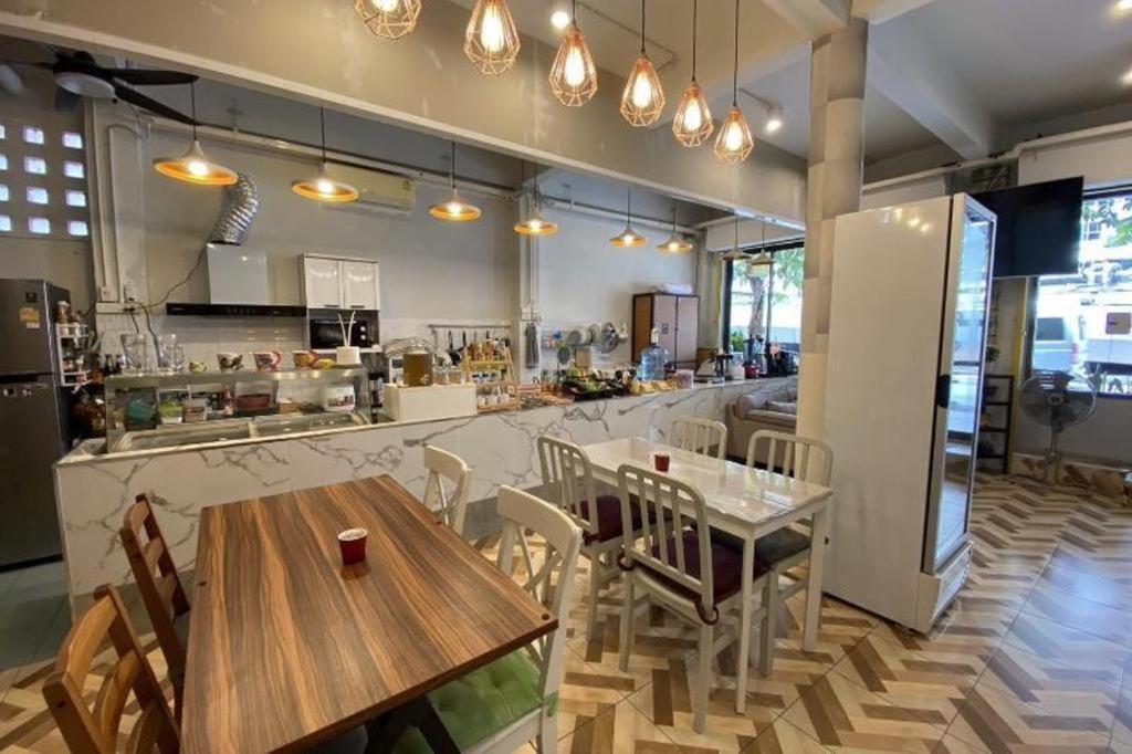 Oyo 480 Lemon Siam Hostel Bangkok Buitenkant foto