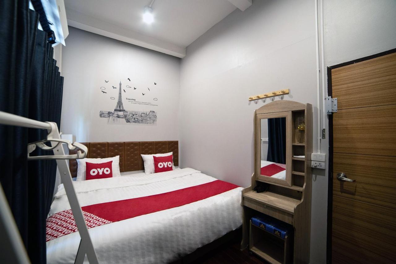 Oyo 480 Lemon Siam Hostel Bangkok Buitenkant foto