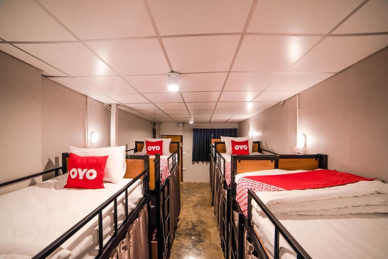 Oyo 480 Lemon Siam Hostel Bangkok Buitenkant foto